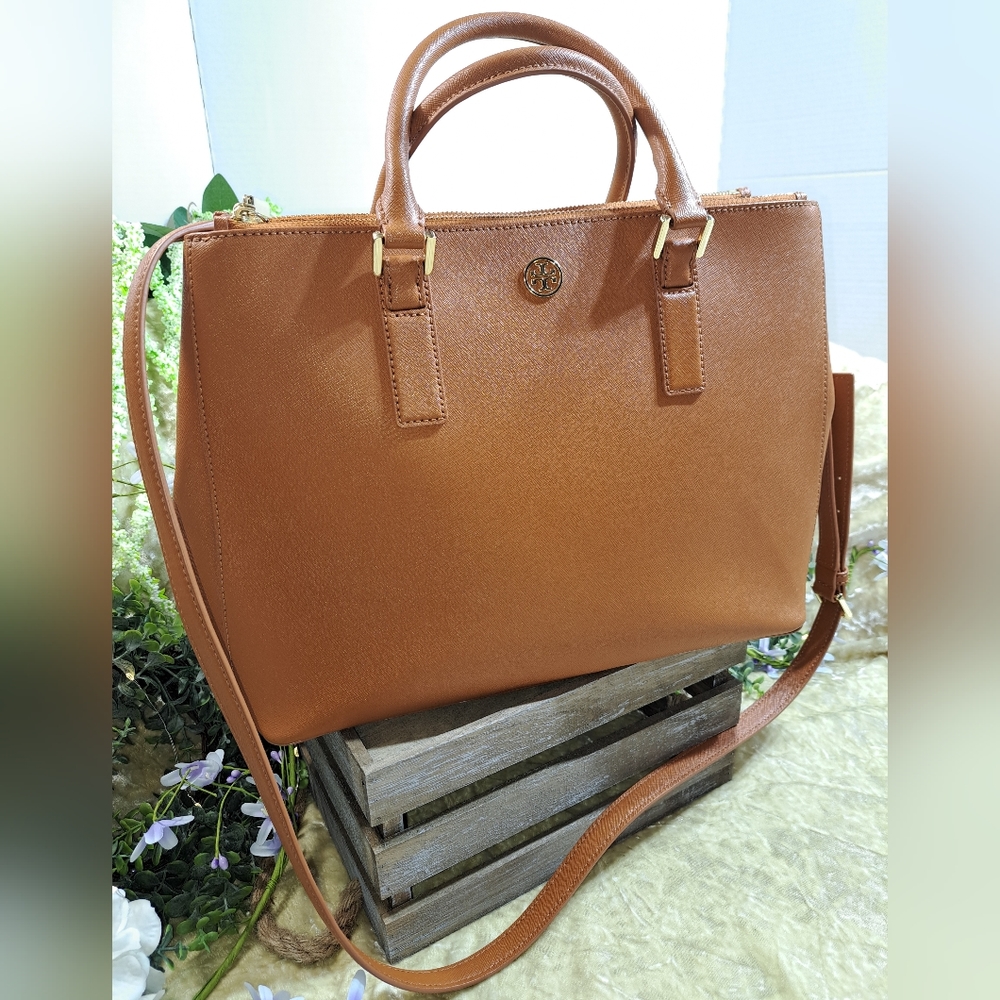 Authentic NWOT Tory Burch Robinson Saffiano Leather Tote/Wallet Combo